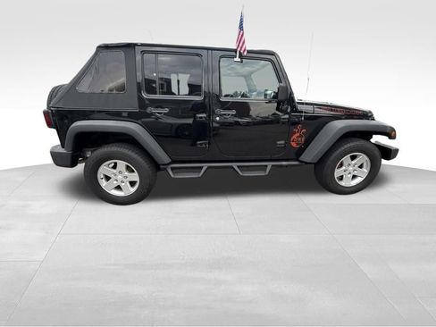 Used 2014 Jeep Wrangler Unlimited Rubicon w/ Connectivity Group AWD/4WD image 7