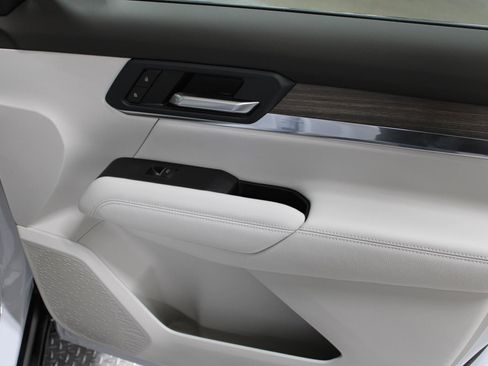 New 2026 GMC Terrain Denali w/ LPO, Black Badging Package image 20