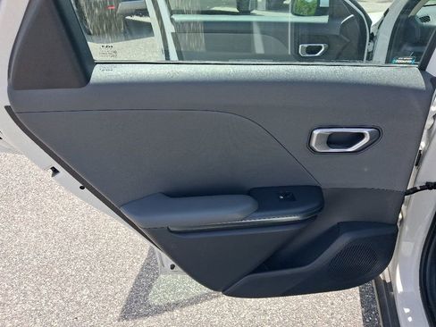 Used 2025 Kia K4 FWD image 22