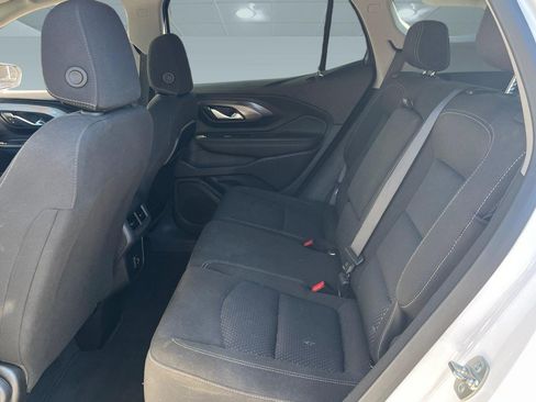 Used 2024 GMC Terrain SLE FWD image 7