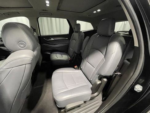 Used 2018 Buick Enclave Essence image 24
