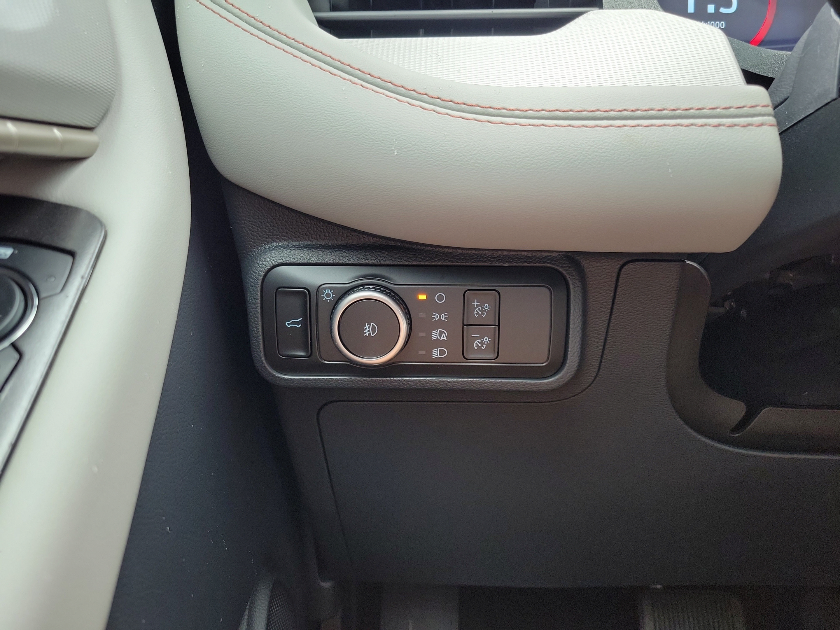 New 2026 Ford Explorer Active w/ Active Comfort Package RWD image 17