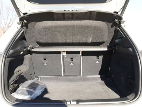 Certified 2025 Mercedes-Benz GLA 250 4MATIC w/ Driver Assistance Package image 18