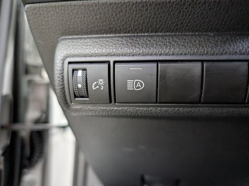 Used 2025 Toyota Corolla LE image 19