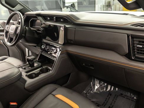 Used 2023 GMC Sierra 1500 AT4 w/ AT4 Premium Package AWD/4WD image 39