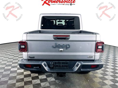 Used 2020 Jeep Gladiator Overland image 6