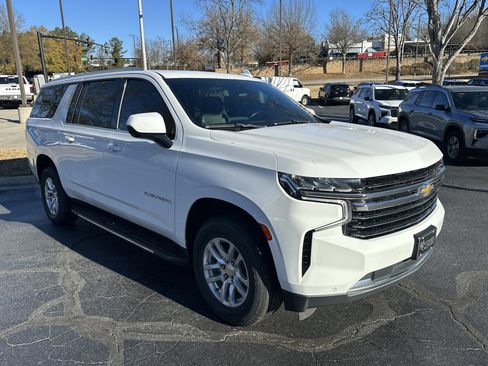 Certified 2022 Chevrolet Suburban LT image 3