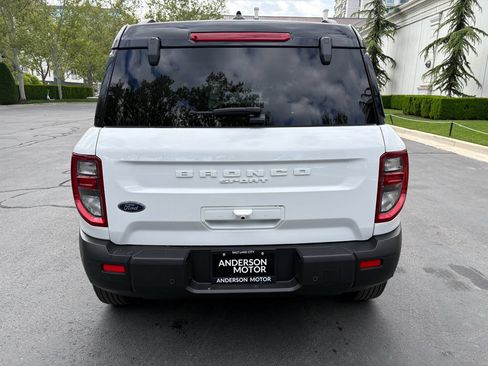 Used 2025 Ford Bronco Sport Outer Banks w/ Outer Banks Tech Package+ AWD/4WD image 9