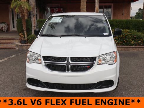 Used 2019 Dodge Grand Caravan SE image 3
