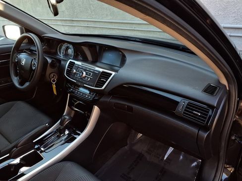 Used 2016 Honda Accord LX image 23