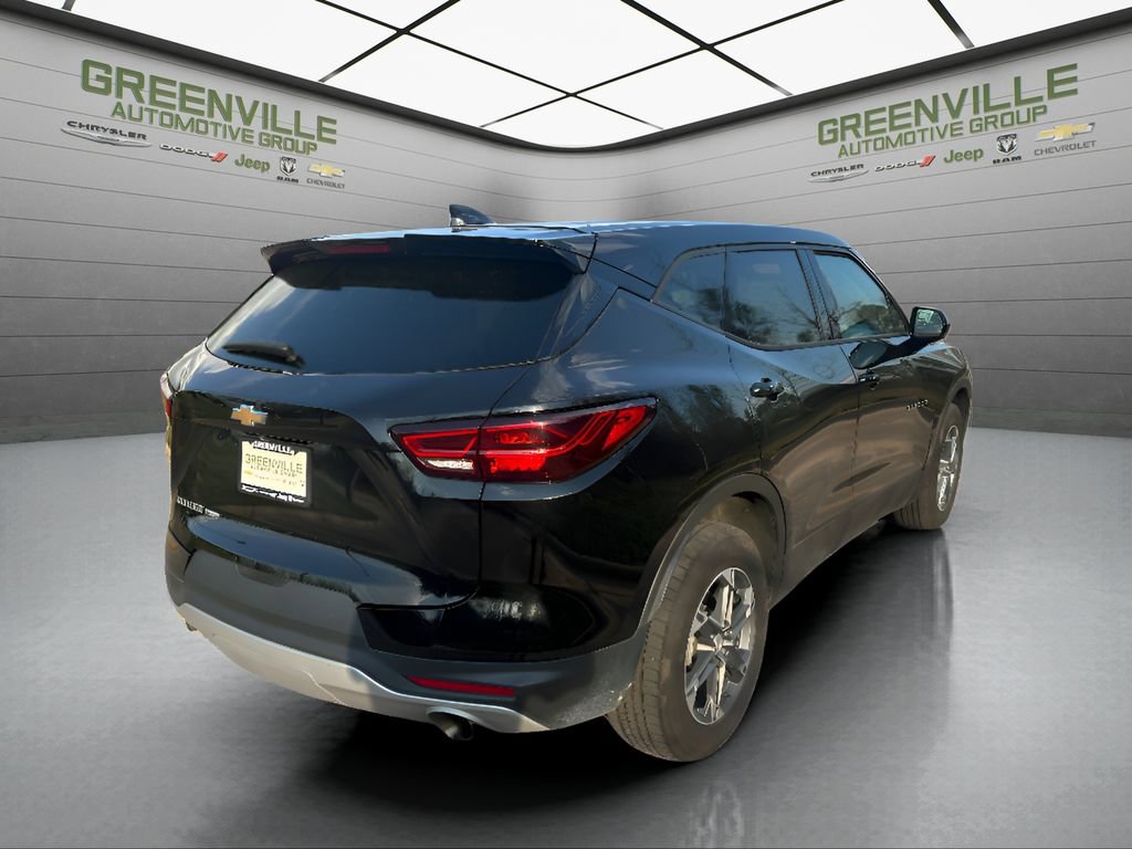 Used 2025 Chevrolet Blazer LT AWD/4WD image 5