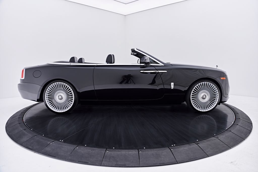 Used 2019 Rolls-Royce Dawn RWD image 21