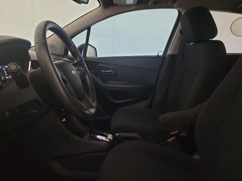 Used 2020 Chevrolet Trax LS w/ Tint and Cruise Package FWD image 17
