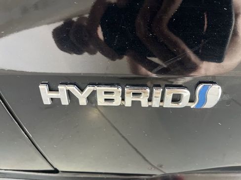 Used 2021 Toyota Sienna Limited image 38