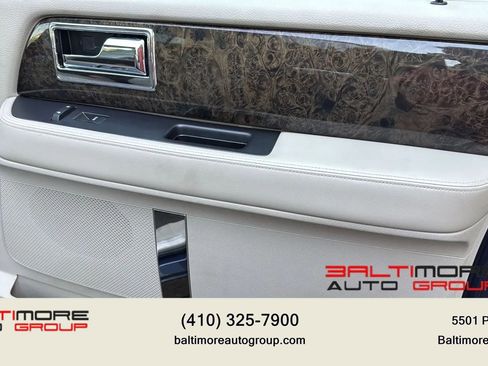 Used 2015 Lincoln Navigator 4WD image 21