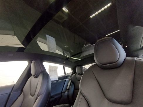 Used 2022 Tesla Model S Plaid AWD/4WD image 25