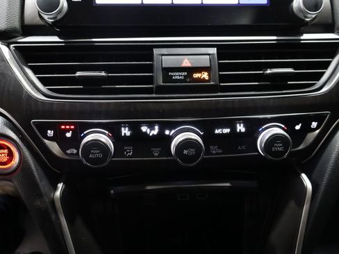 Used 2022 Honda Accord Touring image 29