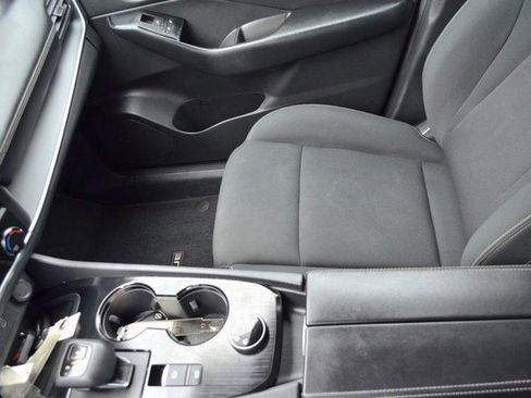 Used 2024 Nissan Rogue S image 25