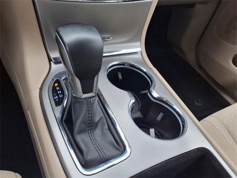 Used 2022 Jeep Grand Cherokee Laredo E image 21