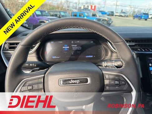 Certified 2023 Jeep Grand Cherokee Altitude image 13