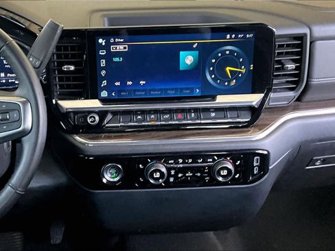 Used 2023 Chevrolet Silverado 1500 LT AWD/4WD image 7