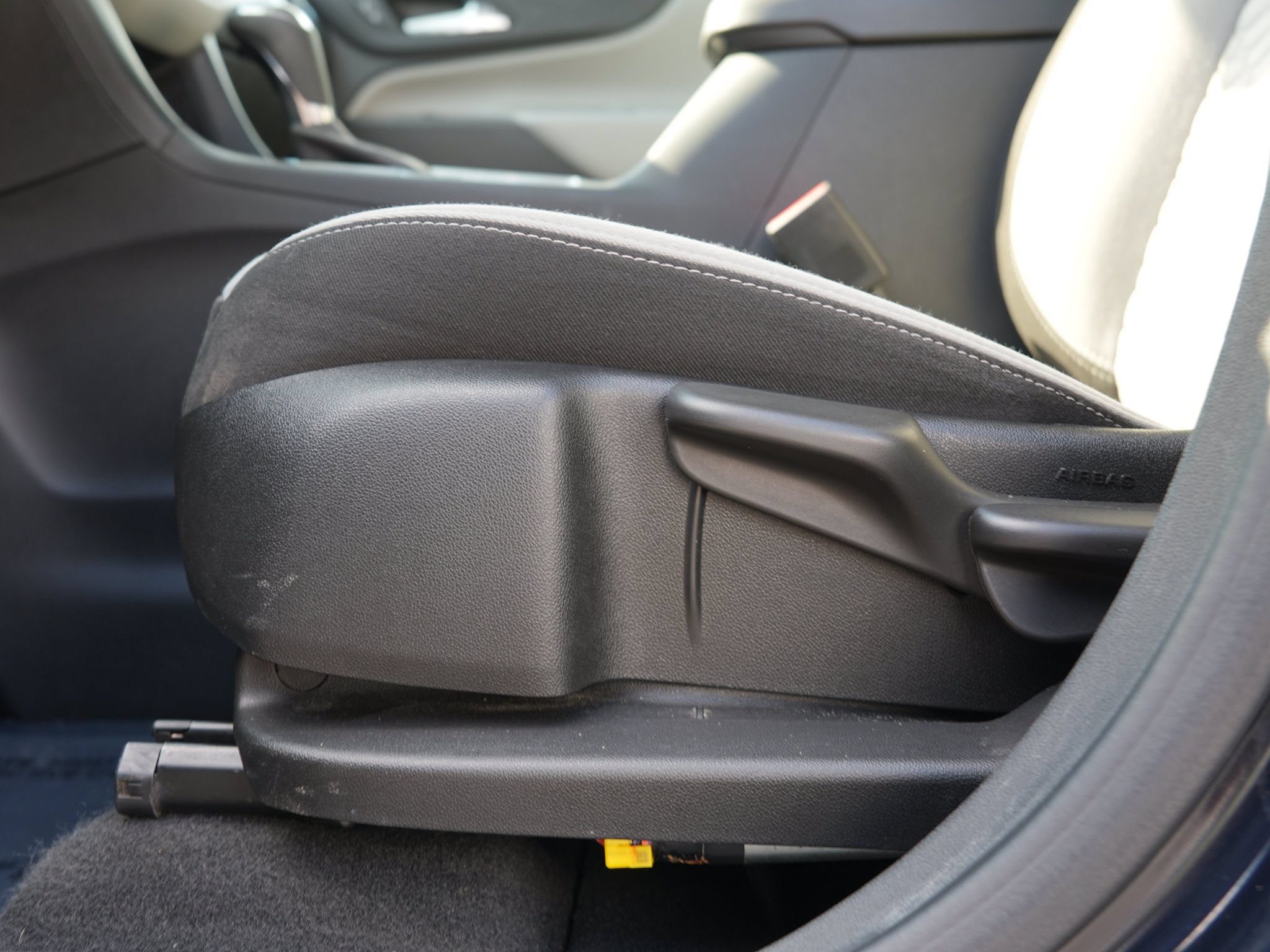 Used 2020 Chevrolet Equinox LS AWD/4WD image 14
