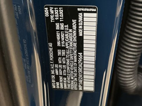 Used 2024 Porsche Cayenne image 35