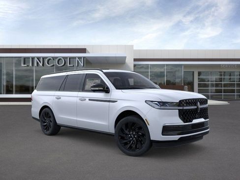 New 2025 Lincoln Navigator L Reserve w/ Jet Appearance Package AWD/4WD image 7