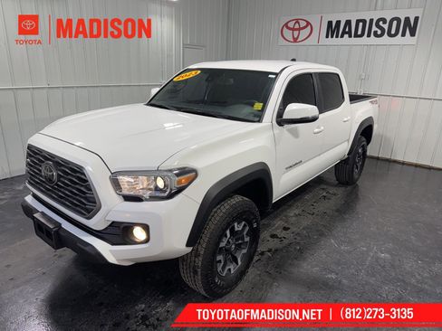 Used 2023 Toyota Tacoma TRD Off-Road w/ Technology Package AWD/4WD image 1