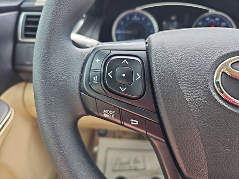Used 2016 Toyota Camry LE FWD image 22