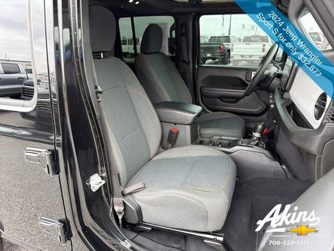 Used 2024 Jeep Wrangler Sport S image 13