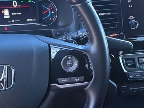 Used 2020 Honda Pilot Touring image 23