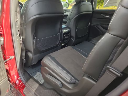 New 2025 Jeep Grand Cherokee L Altitude image 20