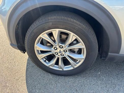 Used 2023 Ford Explorer XLT w/ Equipment Group 202A AWD/4WD image 9
