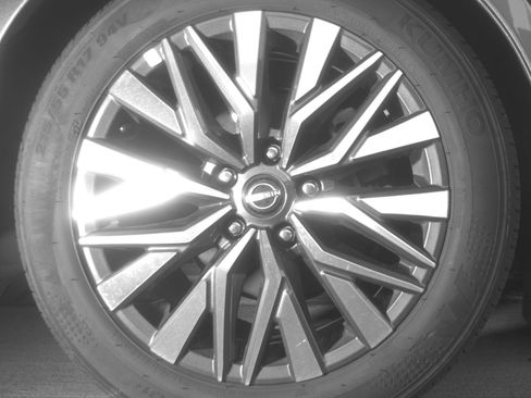 Used 2025 Nissan Altima 2.5 SV FWD image 15