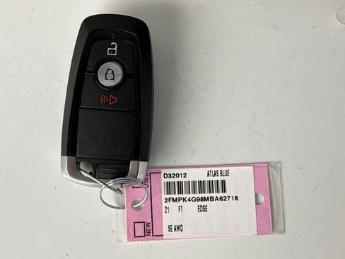 Used 2021 Ford Edge SE image 19