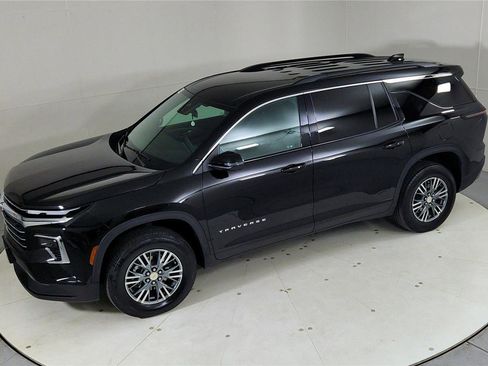 Used 2024 Chevrolet Traverse LT image 39