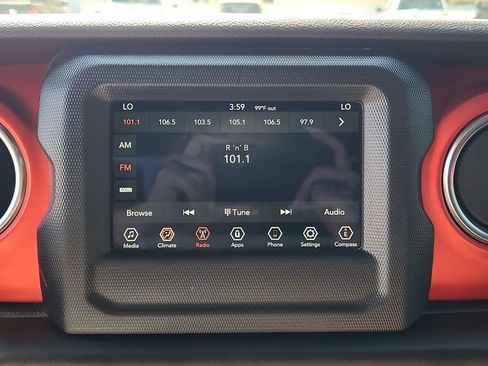 Certified 2020 Jeep Gladiator Rubicon w/ Trailer Tow Package AWD/4WD image 12