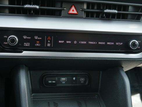 Certified 2024 Kia Sportage EX FWD image 19