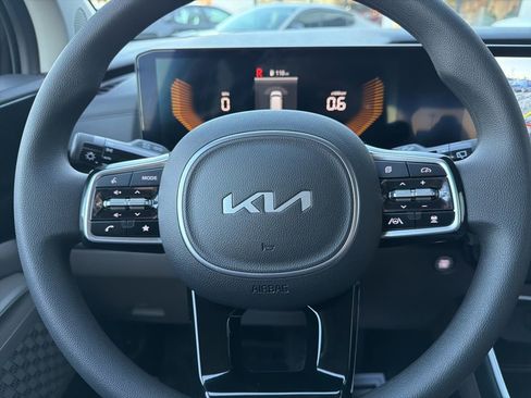 New 2026 Kia Carnival LX image 36