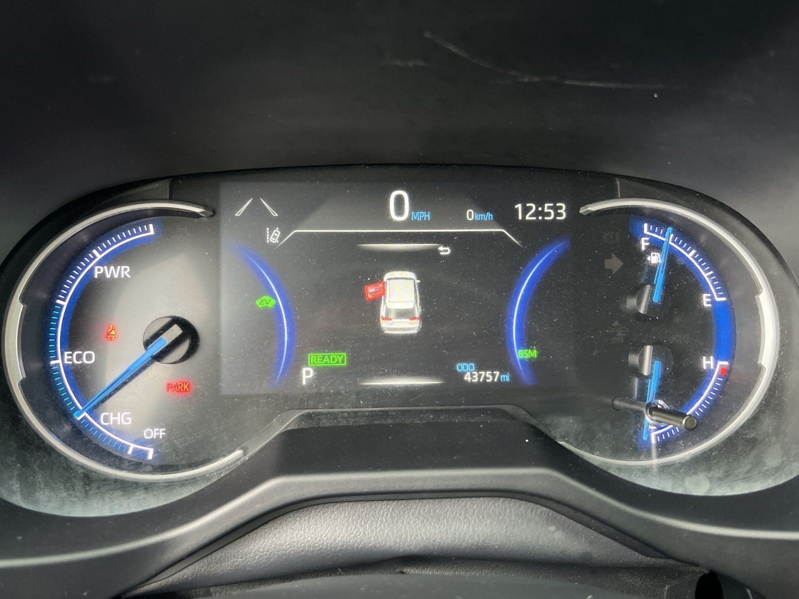 Used 2025 Toyota RAV4 XLE AWD/4WD image 17