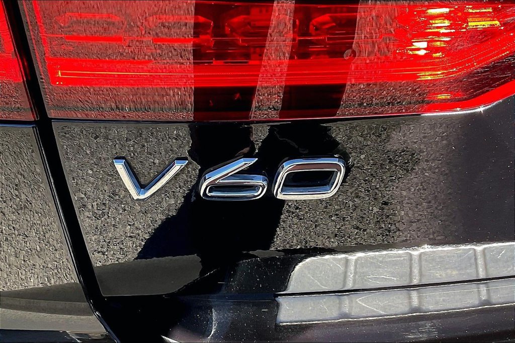 Used 2024 Volvo V60 B5 Cross Country Ultimate w/ Protection Package Premier AWD/4WD image 25