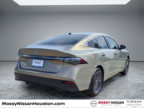 New 2026 Nissan Sentra SV image 7