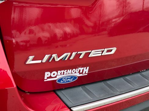Used 2022 Ford Explorer Limited w/ Equipment Group 301A AWD/4WD image 23