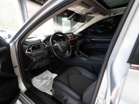 Used 2021 Toyota Camry SE image 8