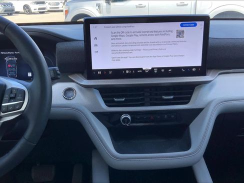 Certified 2025 Ford Explorer Active w/ Active Comfort Package image 7