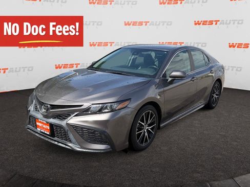 Used 2023 Toyota Camry SE w/ Protection Package (Q2) (TMS) FWD image 1