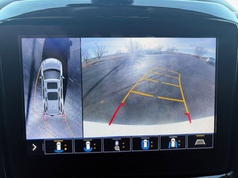 Used 2021 Chevrolet Traverse RS image 13