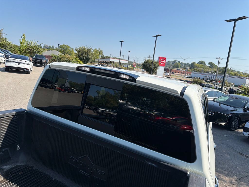 Used 2018 Nissan Titan SV AWD/4WD image 43