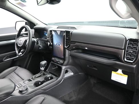 New 2025 Ford Ranger Lariat w/ FX4 Off-Road Package image 39